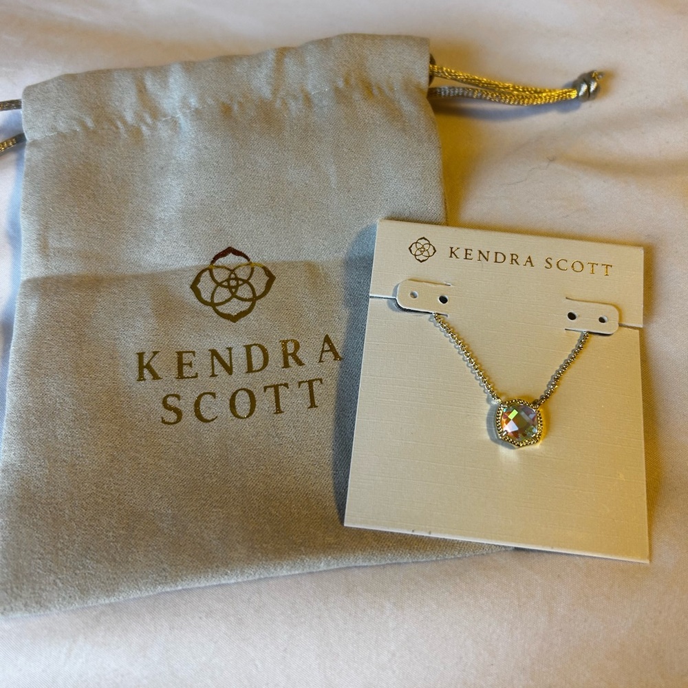 Kendra Scott NWT Davie Gold Dichroic Glass Pendant Necklace